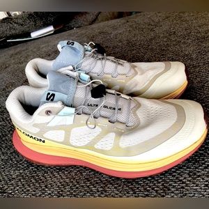 Salomon Ultra Glide 2 Womens trail running shoe size 8.5